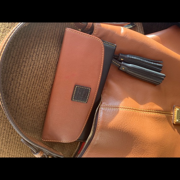 Dooney&bourke - Picture 5 of 5